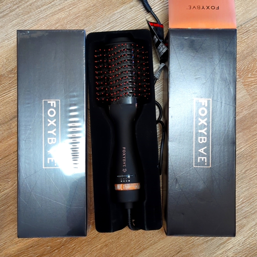 FoxyBae Rose Gold Black  All in one Blowout Dryer Brush 1000W  NEW IN BOX $189